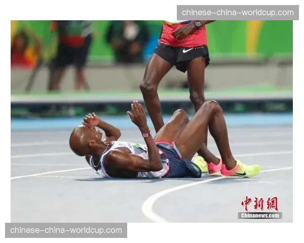 “布莱顿赛前最后一练，重点演练了防守远距离手抛球的战术”