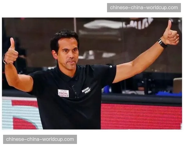 消息：某运动品牌推出新款低位防守姿态分析智能护具，进入球队试穿评估阶段